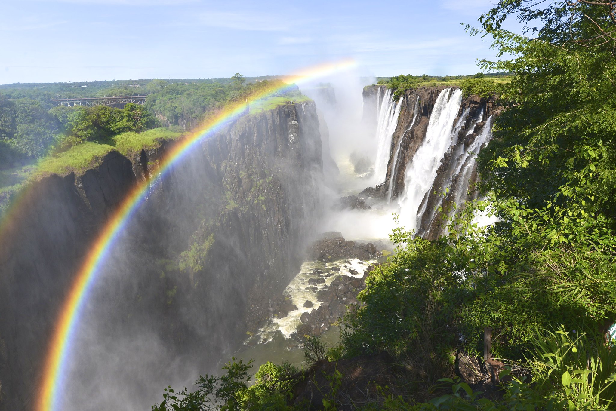 Водопад Виктория на реке Замбези, граница Замбии и Зимбабве
